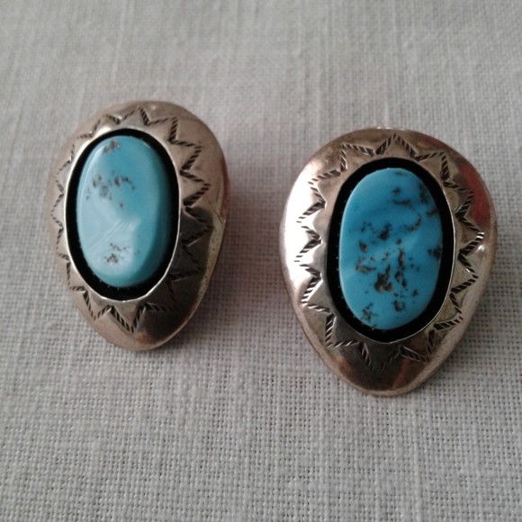 Vintage Navajo Turquoise Clip Earrings Native American - Picture 5 of 9